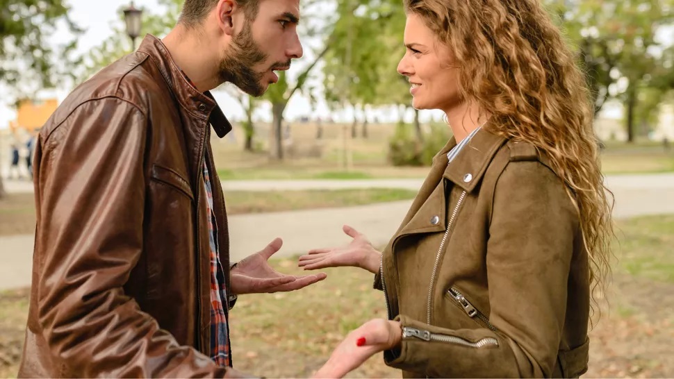 Ce să faci atunci când descoperi că iubitul te minte