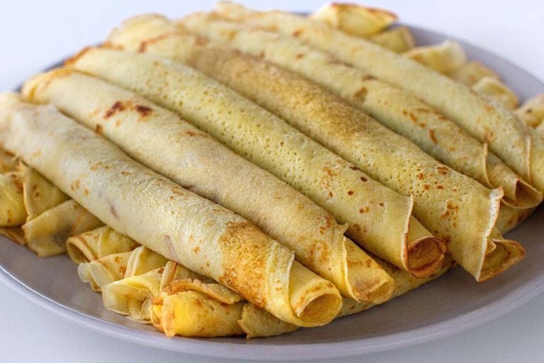Ce să pui în clătite în loc de ouă. Rețeta de post care te va cuceri, ies galbene și delicioase
