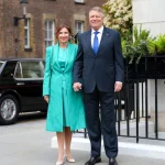 Cele mai scumpe ținute purtate de Carmen Iohannis de-a lungul timpului. Cât costă rochiile Primei Doamne