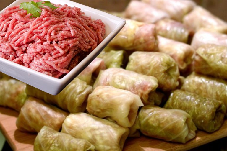 Cu ce să amesteci carnea tocată pentru sarmale. Ingredientul marilor bucătari care le face mult mai gustoase, se topesc în gură