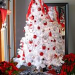 Cum decorăm bradul de Crăciun în 2023. Ce culori sunt la modă anul acesta 