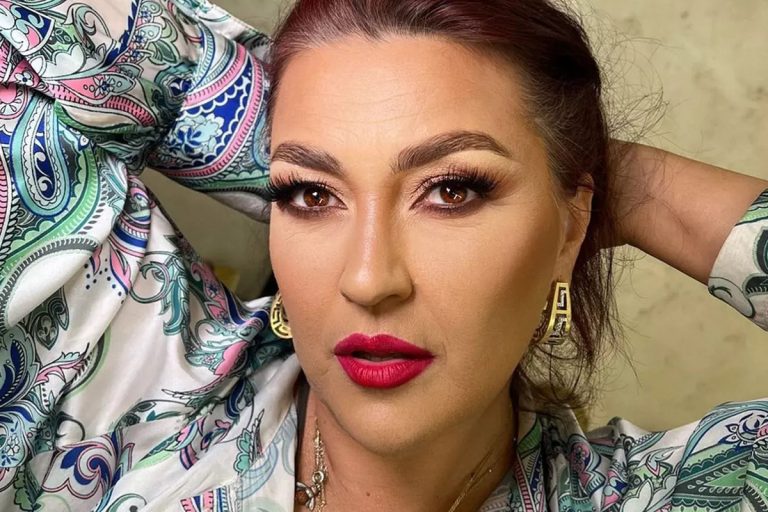 Imagini nemaivăzute cu fiica Ronei Hartner. Cu ce se ocupă Rita la 15 ani, de ce mama ei o ține departe de showbiz