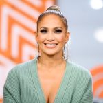 Jennifer Lopez, fermecătoare intr-o rochie transparenta la 54 de ani. Tinuta indrazneata i-a lasat pe toti fără cuvinte