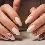 Modele de unghii de Crăciun 2023