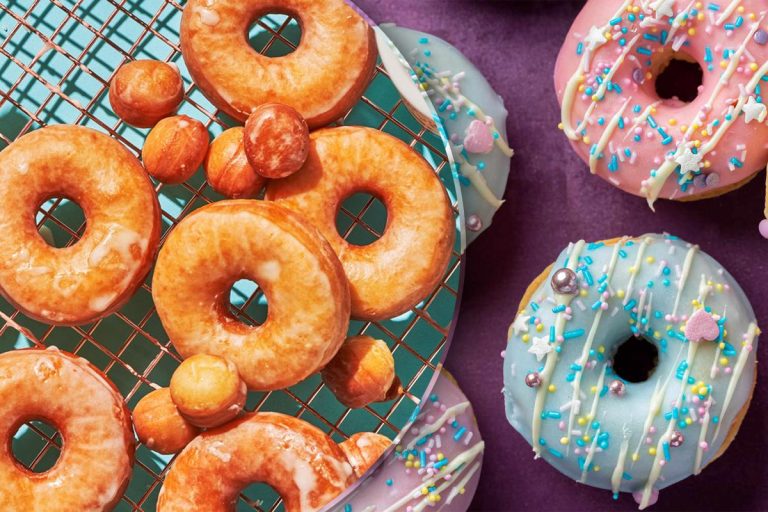 Rețetă gogoși simple ca la gogoșerie. Ce ingrediente să adaugi pentru a ieși pufoase și delicioase