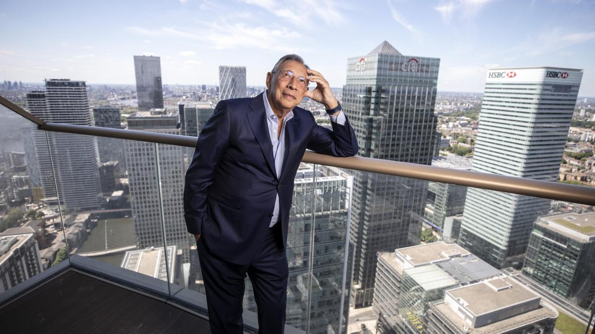 Povestea impresionantă a lui George Iacobescu, singurul român care a primit titlul de „Sir”