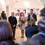 Carmen Iohannis a mers cu elevii săi la o expoziție din Sibiu/ sursa foto: Facebook