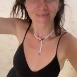 Adela Popescu, complet nemachiata si in costum de baie la 37 de ani 3