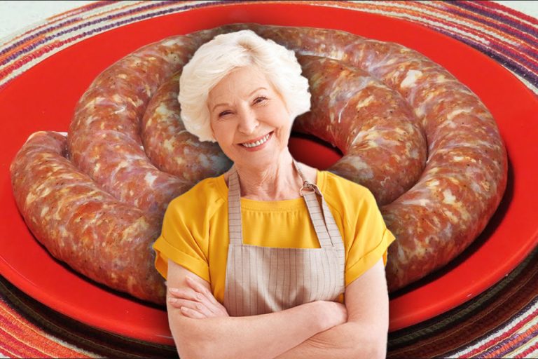 Câtă slănină se pune la cârnații de casă ca să iasă gustoși. Trucul gospodinelor de la țară