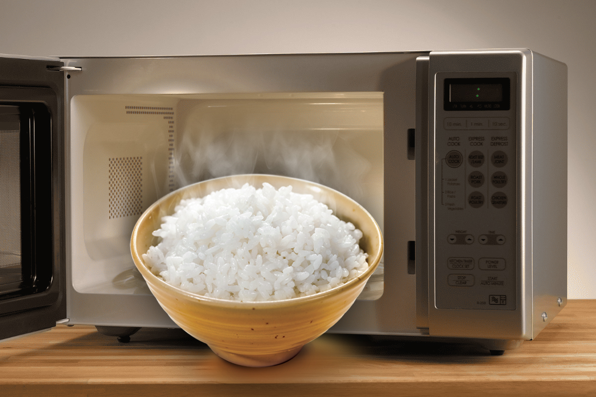Cum faci orez fiert la microunde
