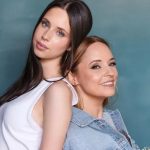 Cum s-au fotografiat Andreea Marin și fiica ei, Violeta Bănică. Imaginile sunt superbe, rar le vezi așa