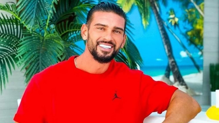 Cu cine petrece Dorian Popa de Sărbători, după despărțirea de Claudia Iosif. Au fost surprinși împreună, ce au pățit cei doi la aeroport