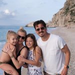 Elwira Petre și-a păstrat jurnalul din adolescență pentru a-și înțelege și mai bine fetele