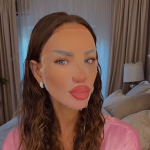 Sătulă să fie aspru criticată, Bianca Drăgușanu a renunțat la machiaj și filtre. Cum arată ea de fapt, mulți și-au dorit să o vadă așa