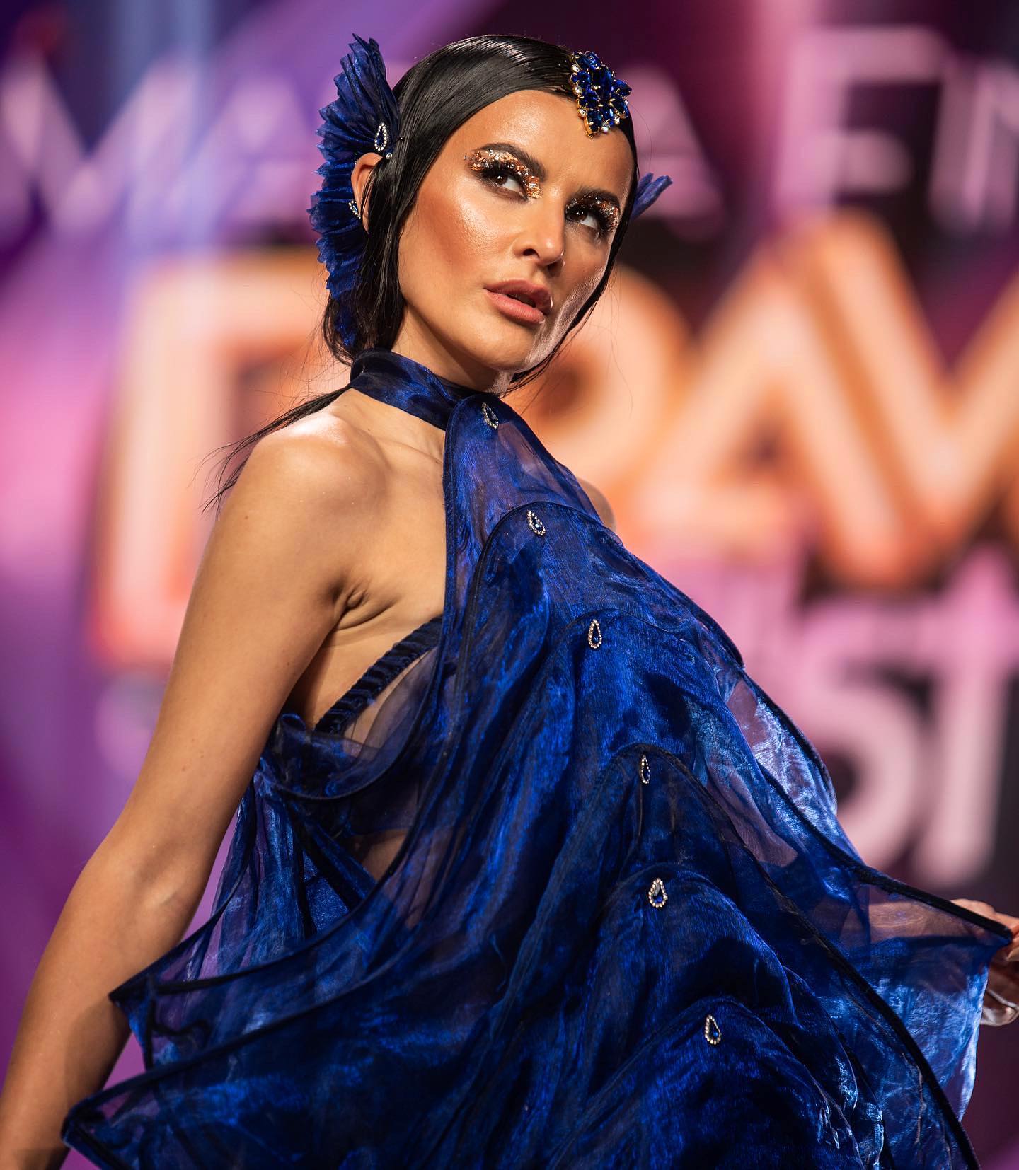 RUX a avut o apariție incendiară la Gala Premiilor ELLE