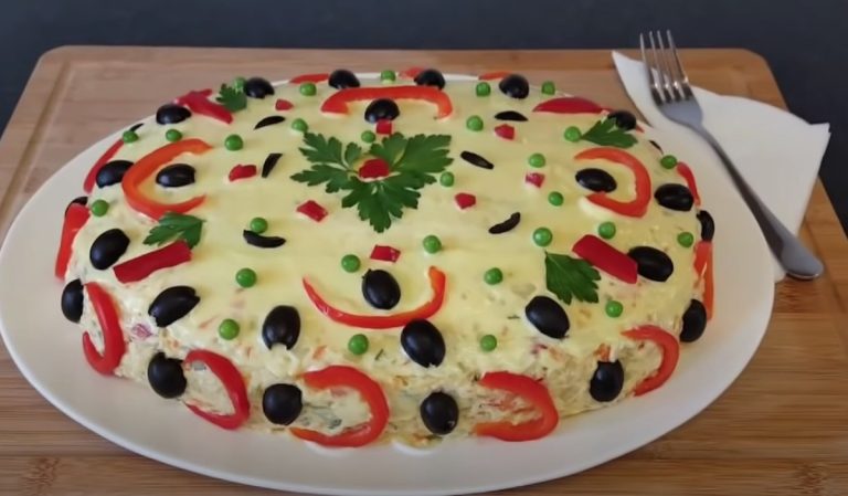 Ce să nu pui niciodată în salata de boeuf. Îi poate strica gustul, sfaturi și trucuri pentru o rețetă de nota 10