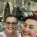 Rona Hartner si sora ei, Rinda