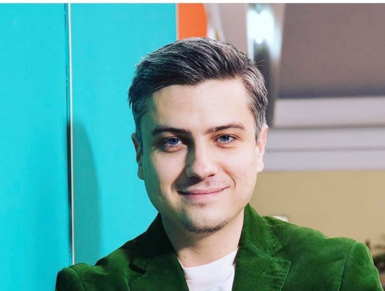 Actorul Daniel Achim din “Tati Part-Time” recunoaște că a învățat meserie pe platourile de filmare, nu la facultate: “Ăsta este noul val” VIDEO EXCLUSIV