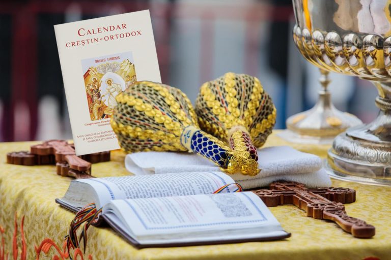 Bobotează 2024, tradiții și obiceiuri. Ce este bine să faci pe 6 ianuarie și când se pune busuioc sub pernă, de fapt