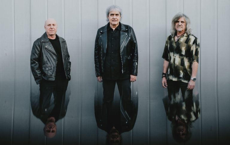 Cristi Minculescu a răbufnit după ce i s-a spart contul de Facebook: “Foarte grav”. Ce se întâmplă cu trupa Iris