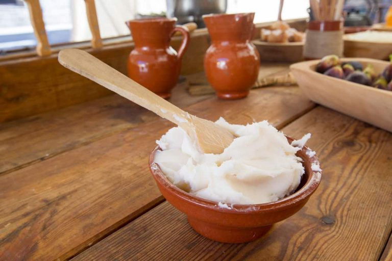 Care este pluralul cuvântului untură. Puțină lume știe