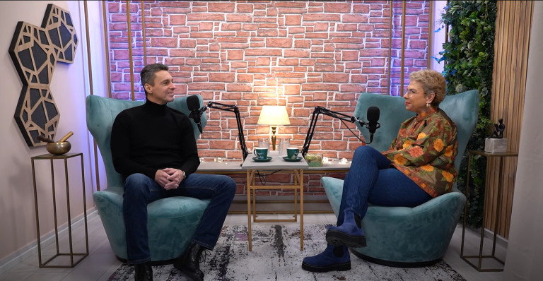 Ce salarii aveau Teo Trandafir și Mircea Badea, la debutul în televiziune: “Muream de foame împreună”