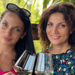 Cine este și cu ce se ocupă sora Ioanei Ginghină. Pe ea o vezi mereu la TV, însă nimeni nu știa asta despre familia vedetei