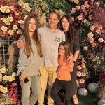 Cu ce se ocupă fiicele lui Ilie Năstase din căsătoria cu Amalia. Sunt frumoase foc și deștepte, mama lor le-a dat de gol