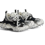 Cum arată adidașii cu lanțuri antiderapante de la Balenciaga. Costă 1290 de euro FOTO
