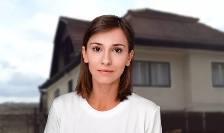 Dana Rogoz s-a făcut vecină cu Regele Charles. Primele imagini cu locuința vedetei, are o curte imensă FOTO