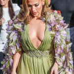 Jennifer Lopez, aparitie fabuloasa la Saptamana Modei de la Paris 4