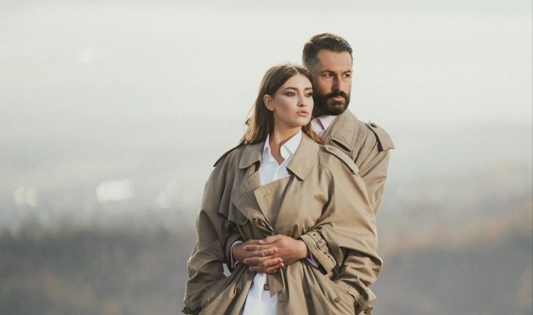 Modul inedit în care Iulia Albu a petrecut Revelionul. Ipostaza cu iubitul ei, Mike, a adunat mii de aprecieri: “Ce frumoși sunteți!”