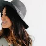 Top 5 accesorii pe care toate femeie trebuie să le aibă în garderobă. Transformă orice ținută într-o clipă