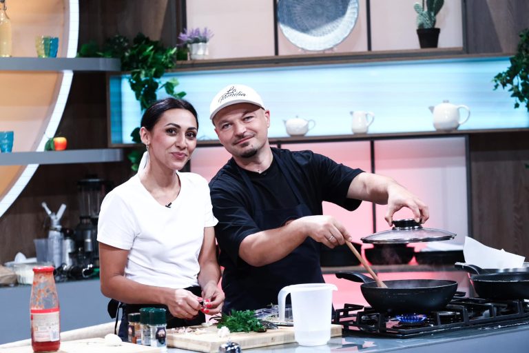 Cum e viața lui Puya cu trei fete. Soția artistului a dat din casă: “Seamănă cu mine” VIDEO EXCLUSIV