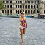 Cate perechi de pantofi are Andreea Balan 3