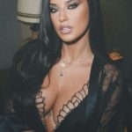 Ce tatuaj inedit are Antonia ascuns in decolteu 1