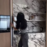 Cum arata bucataria Ioanei Grama, care se transforma intr-un singur dulap 11