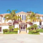 Cum arata casa in care locuiesc Monica Gabor si Mr. Pink in Los Angeles 12