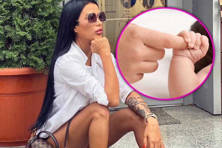 Daniela Crudu e topită după fetița ei. Cum a îmbrăcat-o la 9 luni, Daiana seamănă perfect cu mama sa