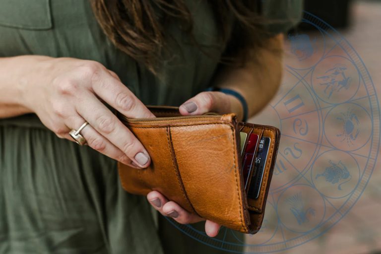 Horoscop zilnic 2 februarie 2024. Zodia care rămâne fără bani, astrele nu sunt de partea acestor nativi