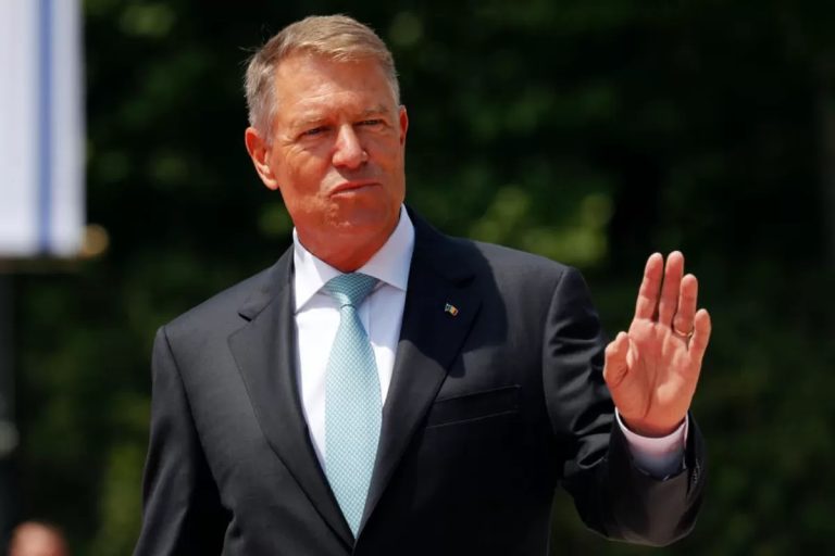 Imagini nemaivăzute cu locul copilăriei lui Klaus Iohannis. Cum arată casa în care a stat cu părinții, sora și bunicii FOTO