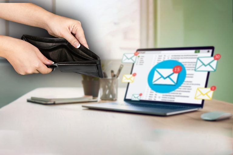 La ce trebuie să fii atentă când citești e-mailurile. Poți rămâne rapid fără bani în conturi