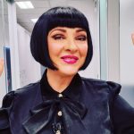 Neti Sandu a dat cartile pe fata. Poarta sau nu peruca Un invitat a infipt mana in parul meu sa vada daca e adevarat