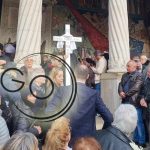 Sicriul cu trupul neinsufletit al Mioarei Roman, scos din biserica si dus la cimitir 5
