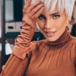 Adelina Pestritu, surprinsa in lenjerie intima pe balcon 19