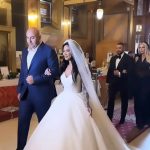 Ce tinuta a purtat Laura Vicol, nasa de cununie a Roxanei Vancea, la eveniment 4