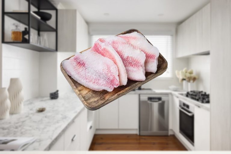 Cum se decongelează corect peștele. Greșeala pe care multe persoane o fac