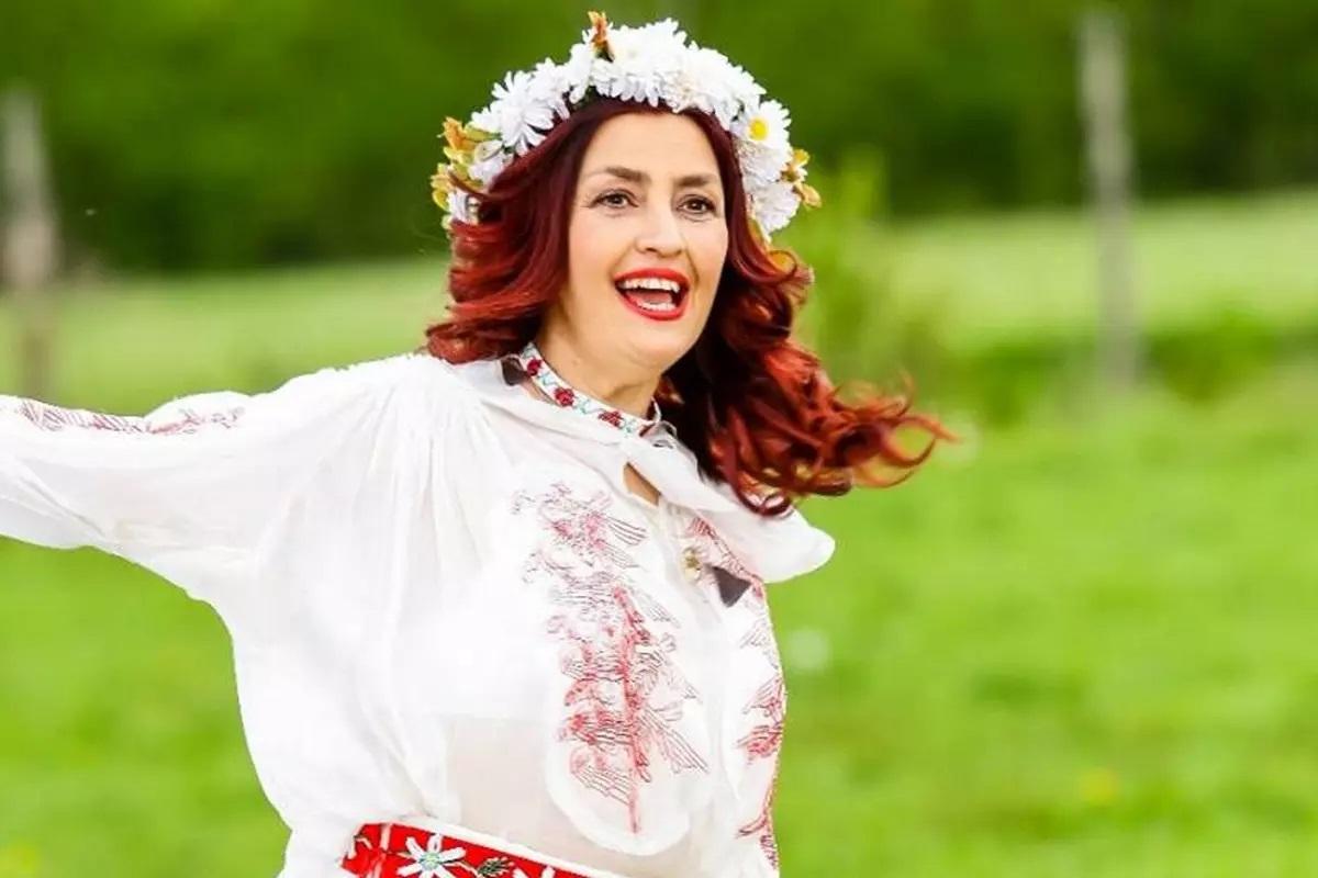 De ce a fost inmormantata Rona Hartner in rochie de mireasa