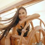 Demi Moore, in costum de baie la 60 de ani 4