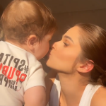 Theo Rose și băiețelul ei, Sasha